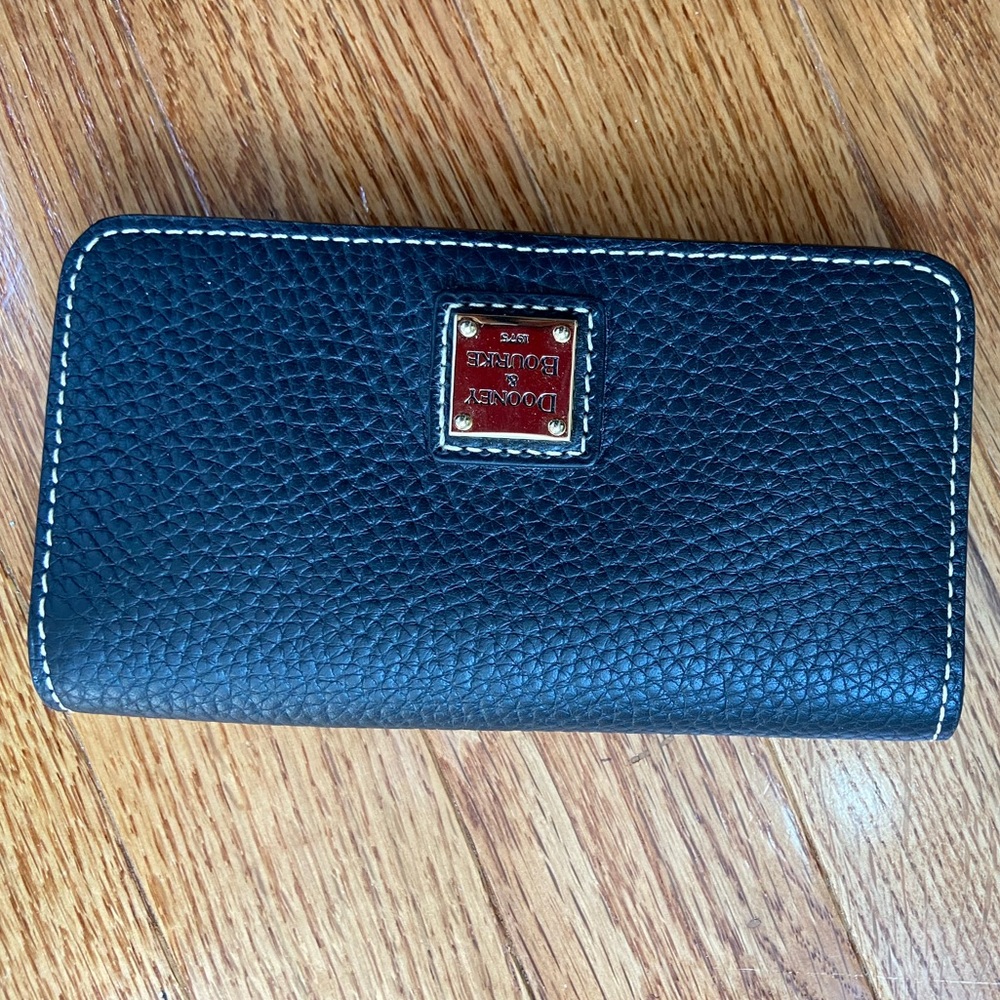 Dooney and Bourke small wallet